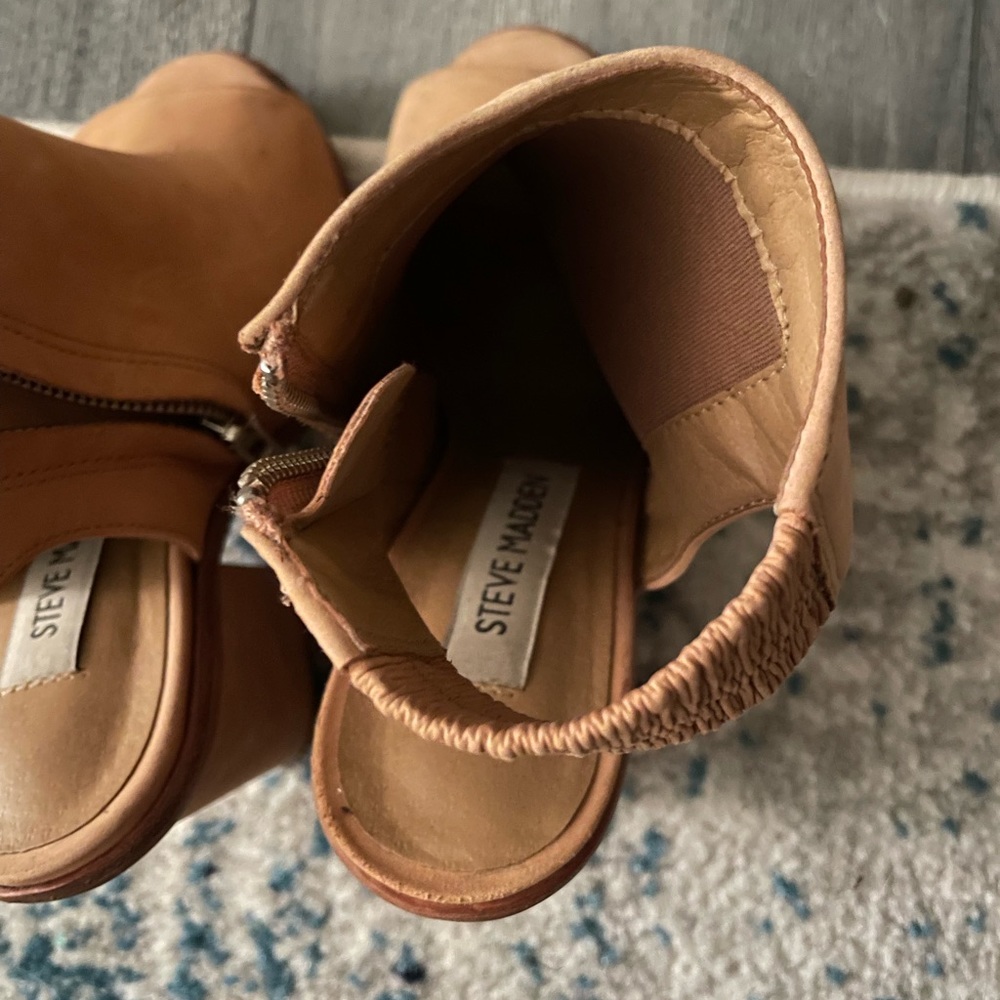 Steve Madden heel booties - Picture 3 of 4